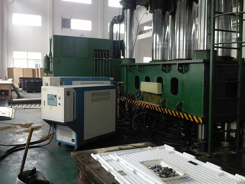 復(fù)合材料模溫機(jī)，玻璃鋼成型模具溫度控制機(jī)，炭纖維成型模溫機(jī)